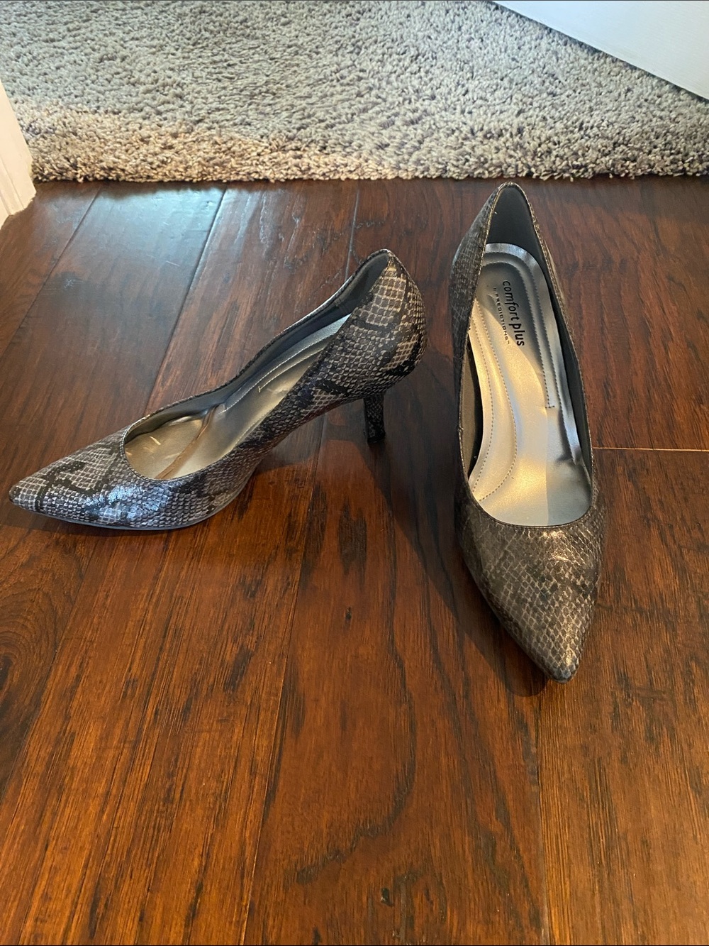 comfort plus by Predictions Gray Snake-Print Pointed Toe kitten Heel